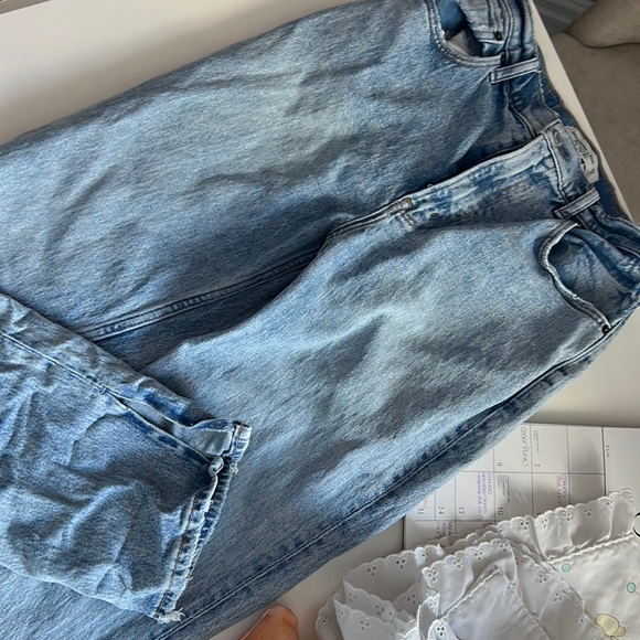 Abercrombie Curve Love Straight Jean - Picture 1 of 4